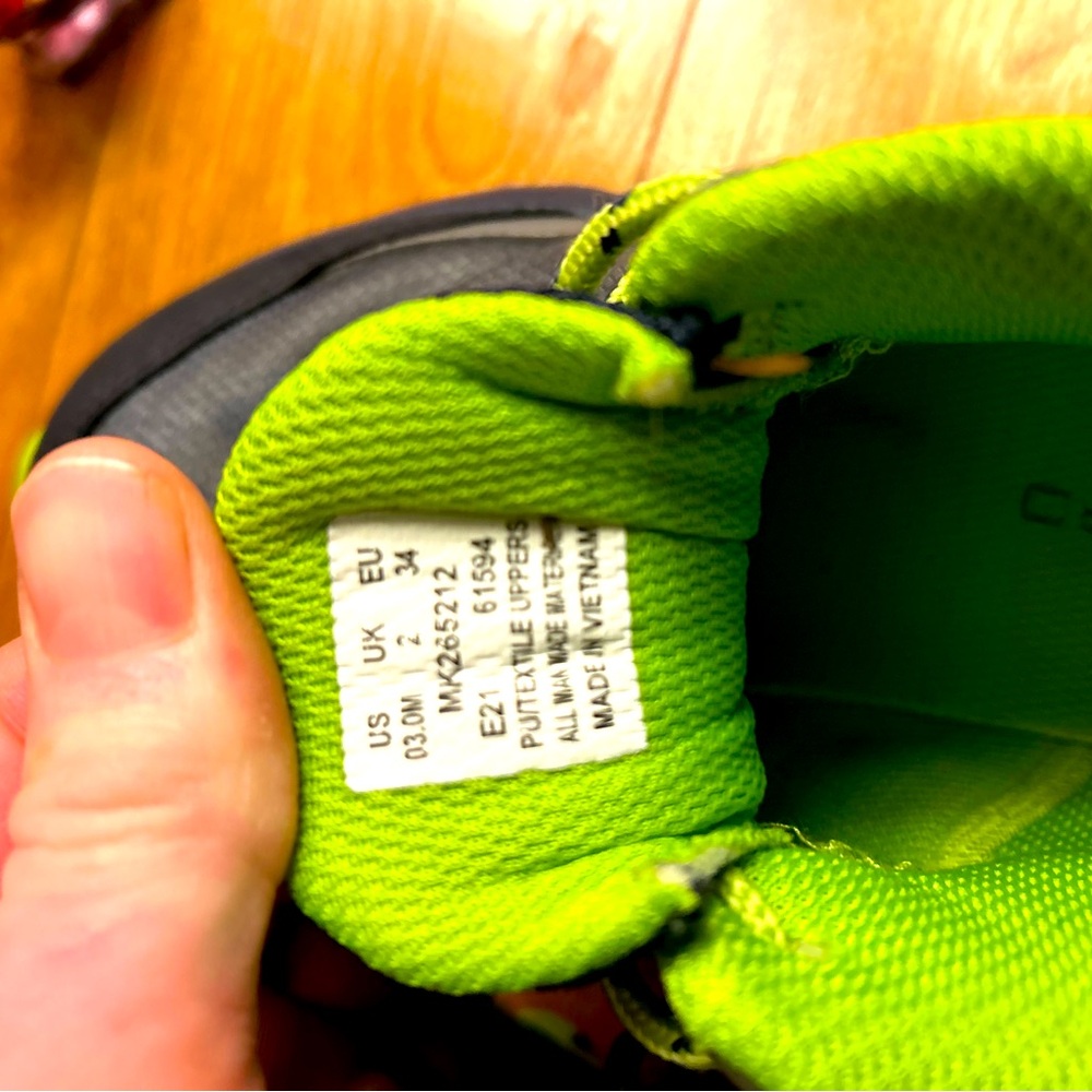 Boys size 4 Merrell waterproof hiking shoe